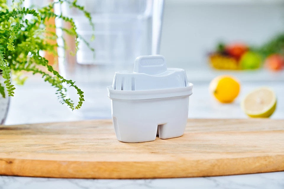 Philips Caraffa Filtrante 2.6L Bianca con Microfiltrazione e Timer Digitale