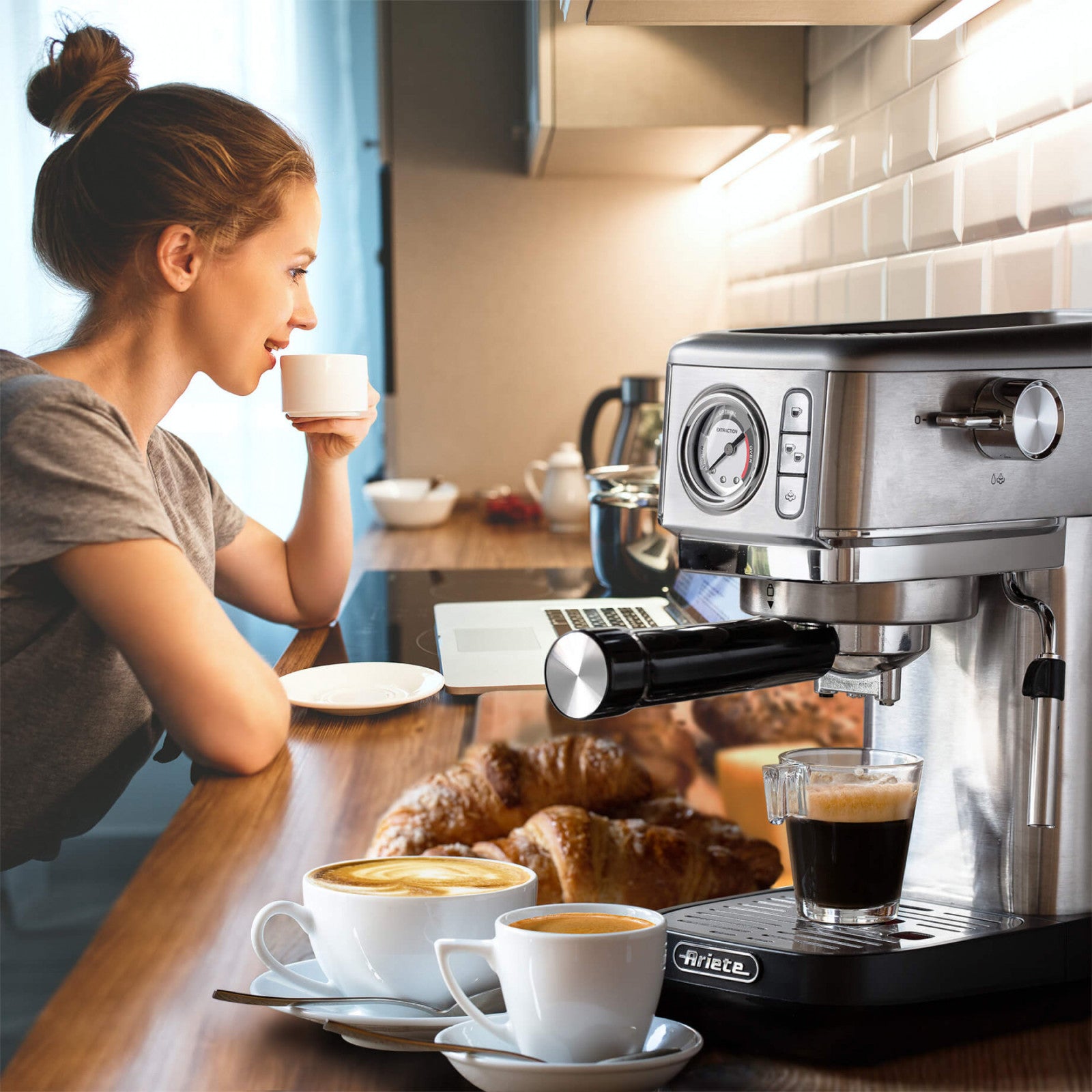 Ariete 1381 Macchina Espresso Manuale 15 bar Cialde ESE e Caffè Macinato 1300W