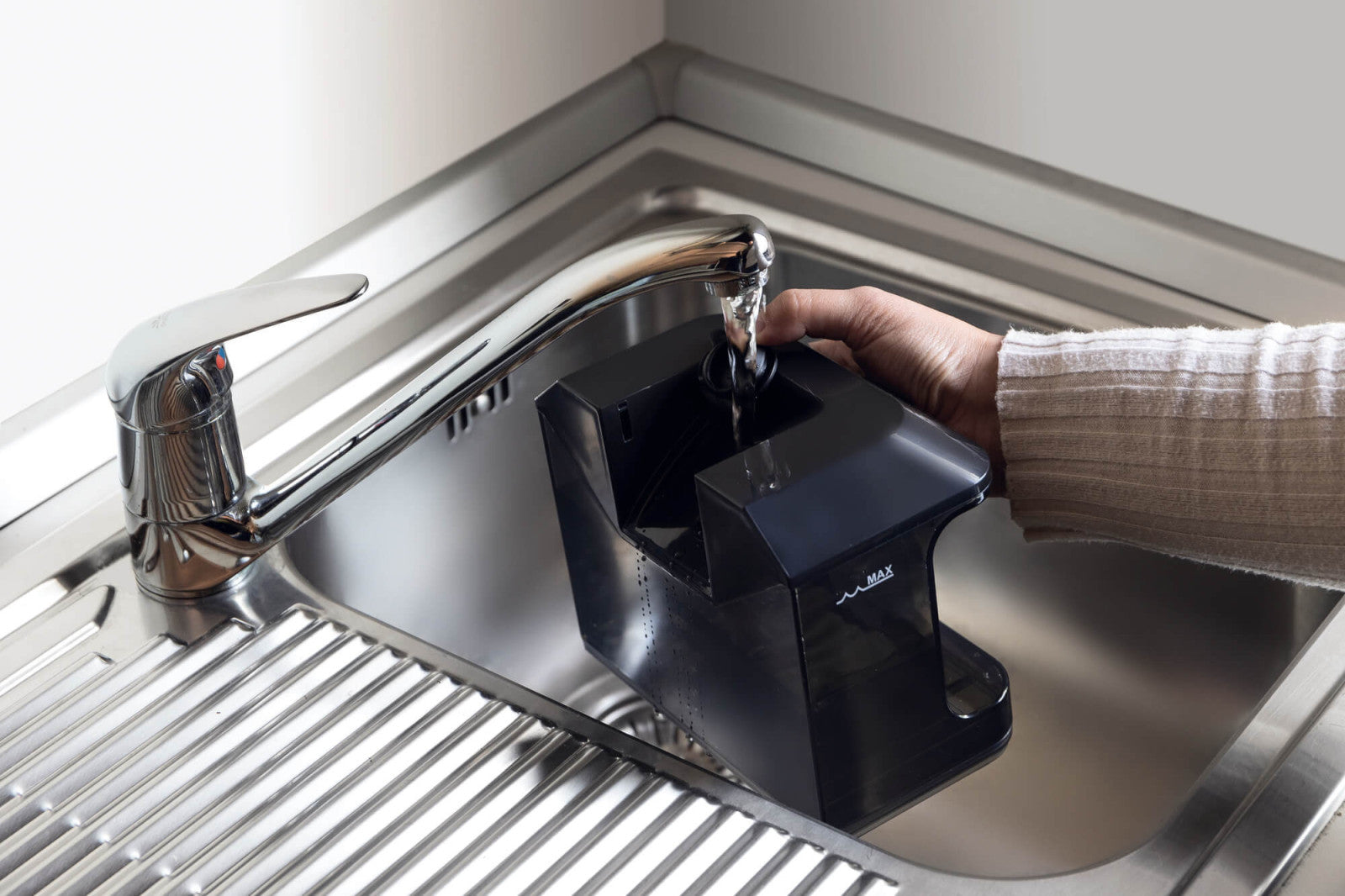 Ariete 2482 Spot Cleaner Heat Pro Lavatappeti 750W Nero con Doppio Serbatoio