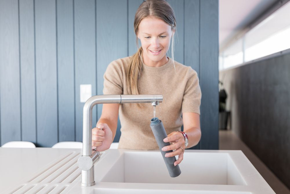 Hoover H-FREE 300 HF322YHM Aspirapolvere a Bastone 2in1 Senza Sacchetto Grigio 40min